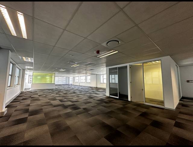 5,301M² OFFICE TO LET IN WOODMEAD